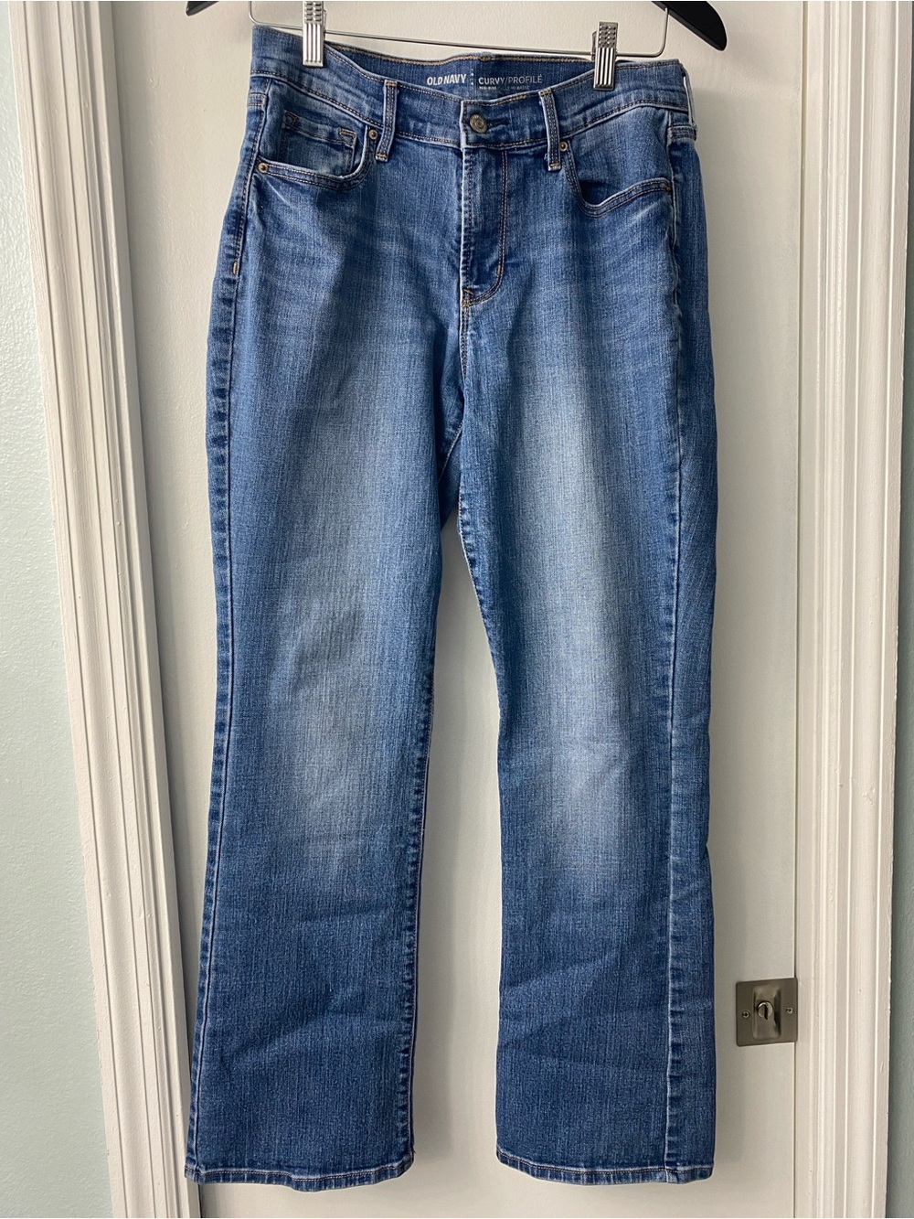 Old Navy Women’s Curvy Medium Blue Bootcut Jeans - Size 8 Short